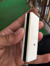 Cargar imagen en el visor de la galería, Plaquetas de hueso de búfalo