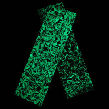 Cargar imagen en el visor de la galería, Pletinas para cachas en fibra de carbono y resina luminiscente