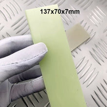 Cargar imagen en el visor de la galería, Espaciadores en resina luminiscente