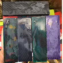 Cargar imagen en el visor de la galería, Pletinas para cachas en resina y aluminio tipo panal